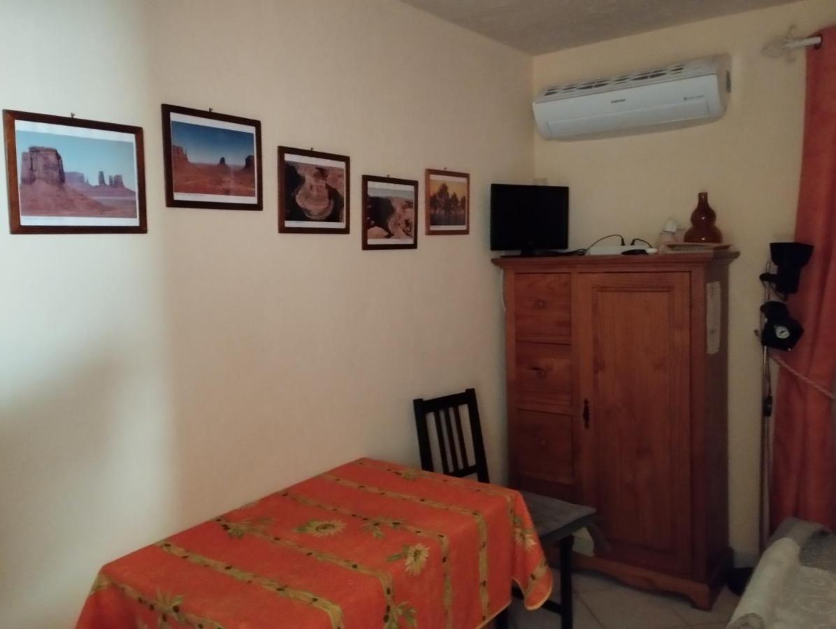 Bed and Breakfast L'Orangette Регюсс Екстер'єр фото
